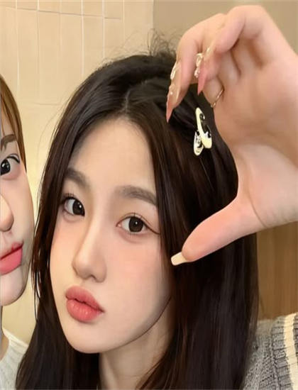 《脱衣舞娘大战人狼》专业影评：剧情结构、人物塑造、主题思想三重分析，中文字幕